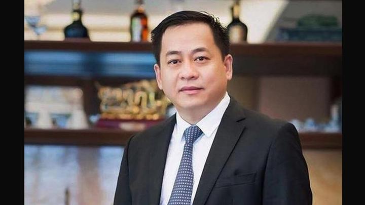 Chuyên gia Hotspot Matrix phân tích: Triệu Lộ Tư cắt phăng mái tóc và marketing video